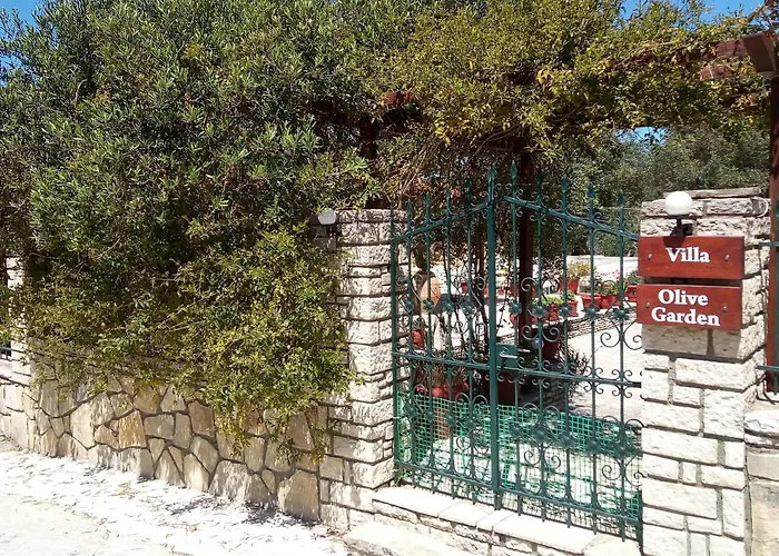 Olive Garden, Kastanida - Paxoi * Gaios